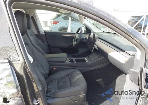 2024 Tesla Model Y Long Range Dual Motor All-Wheel Drive из США, поврежденный, VIN 7SAYGDEE4RA299775